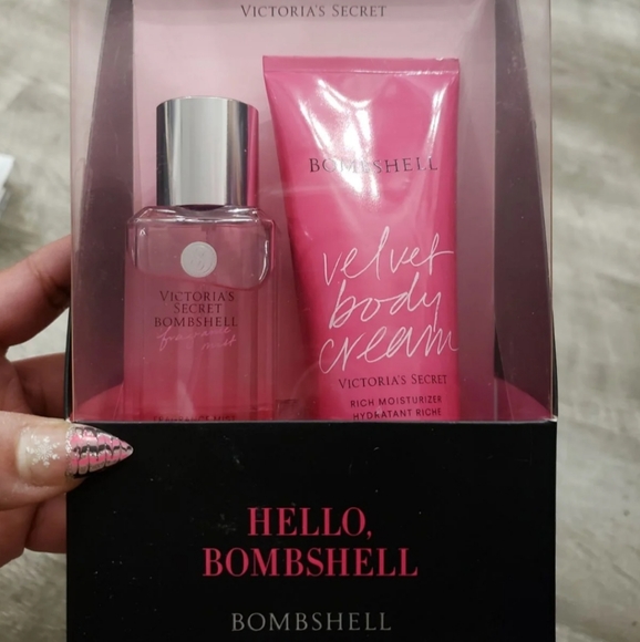 🆕️ NIB Victoria's Secret Bombshell Gift Set - Picture 4 of 7